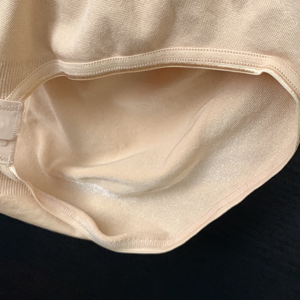 Assets by Spanx Open Bust Panty Bodysuit - Picture 8 of 14